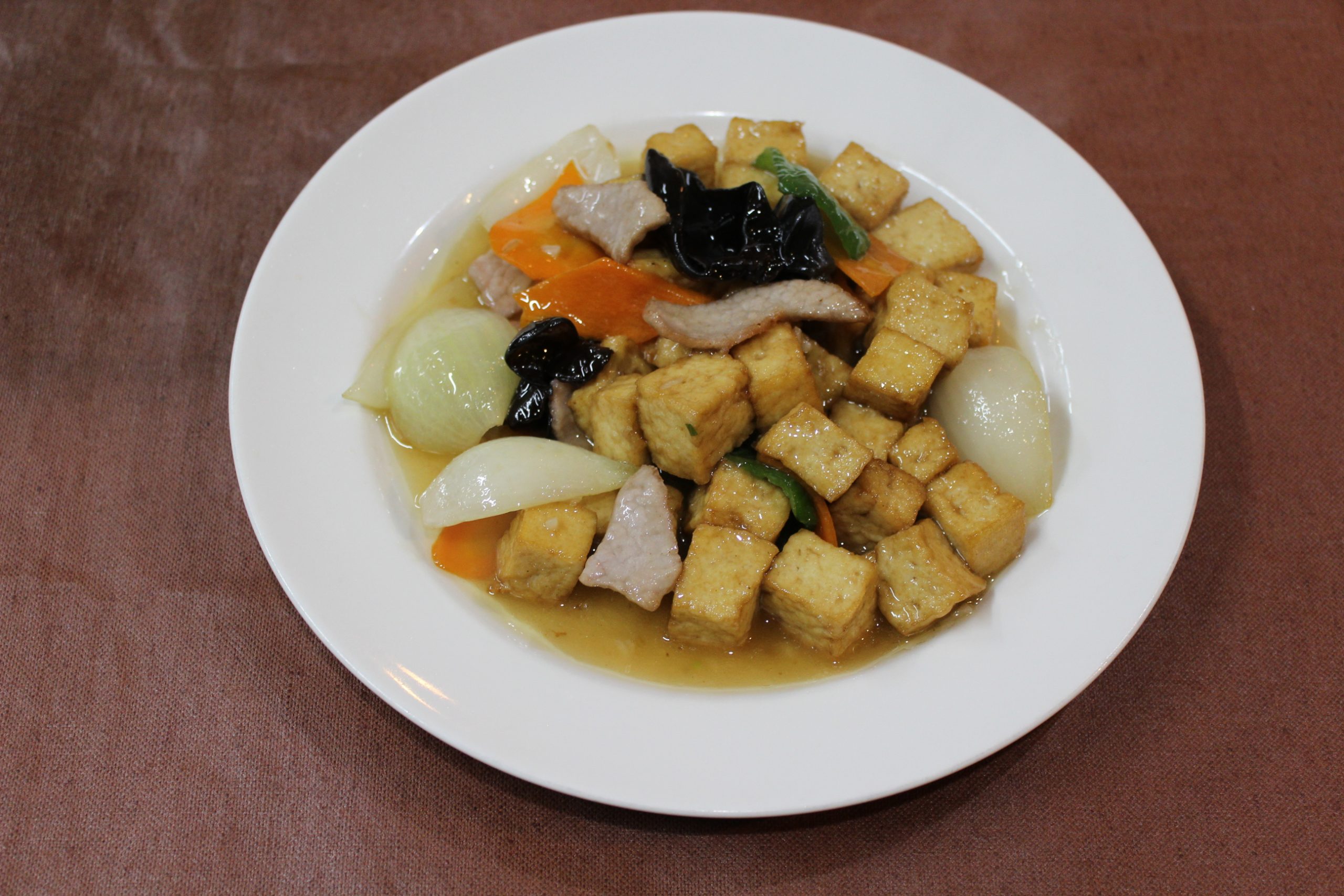 溜豆泡 豚肉と厚揚げ豆腐の炒めもの 札幌市中央区 本場の薬膳火鍋が味わえる中華料理店 季香園 きこうえん