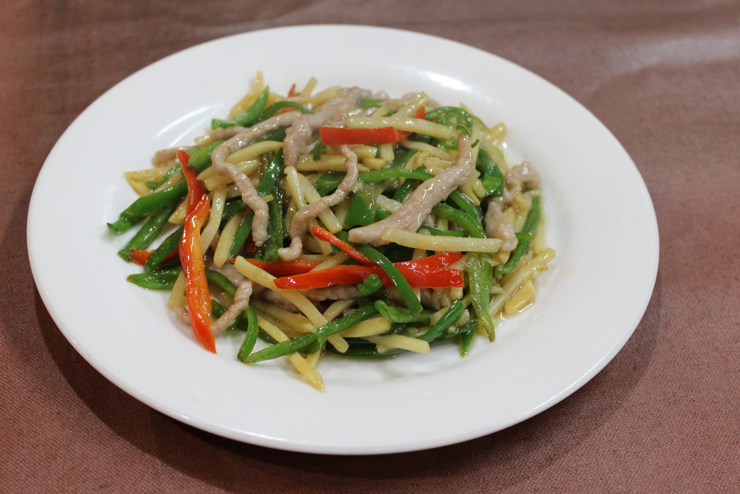 青椒肉絲 チンジャオロース 札幌市中央区 本場の薬膳火鍋が味わえる中華料理店 季香園 きこうえん