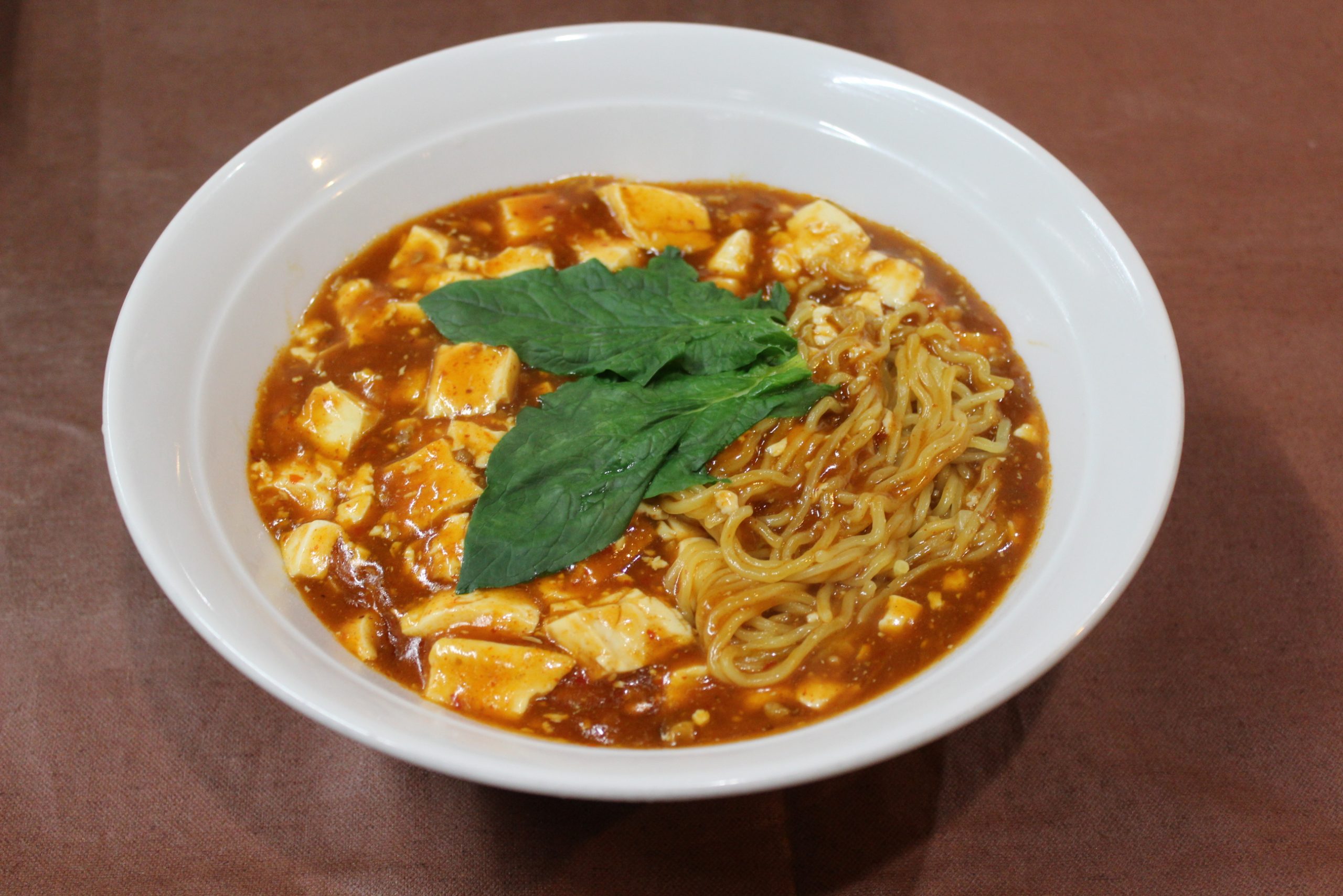 麻婆豆腐拉麺 マーボー豆腐ラーメン 札幌市中央区 本場の薬膳火鍋が味わえる中華料理店 季香園 きこうえん