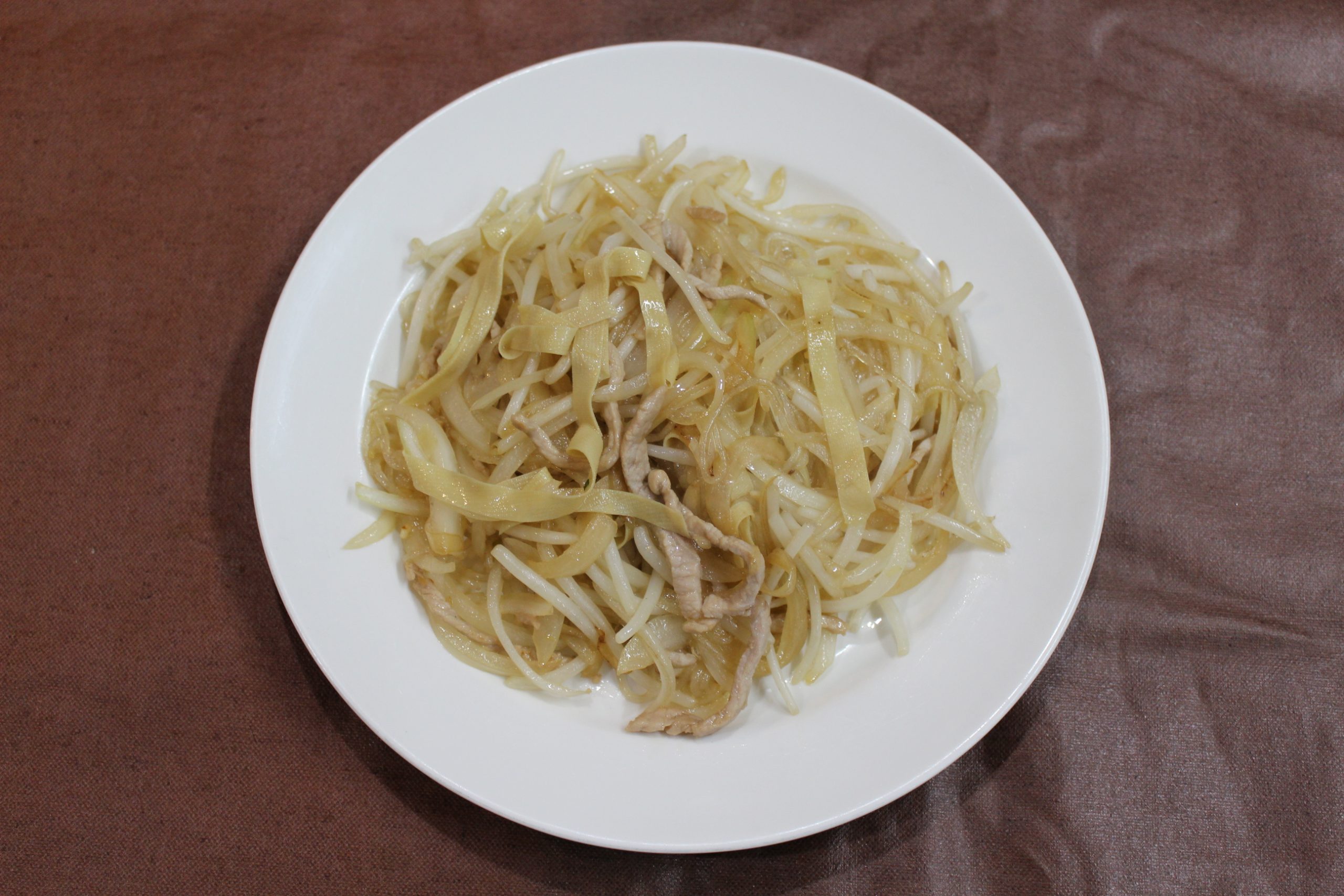 【干豆腐豆芽粉】豚肉と中国干豆腐絲、モヤシと春雨の炒めもの