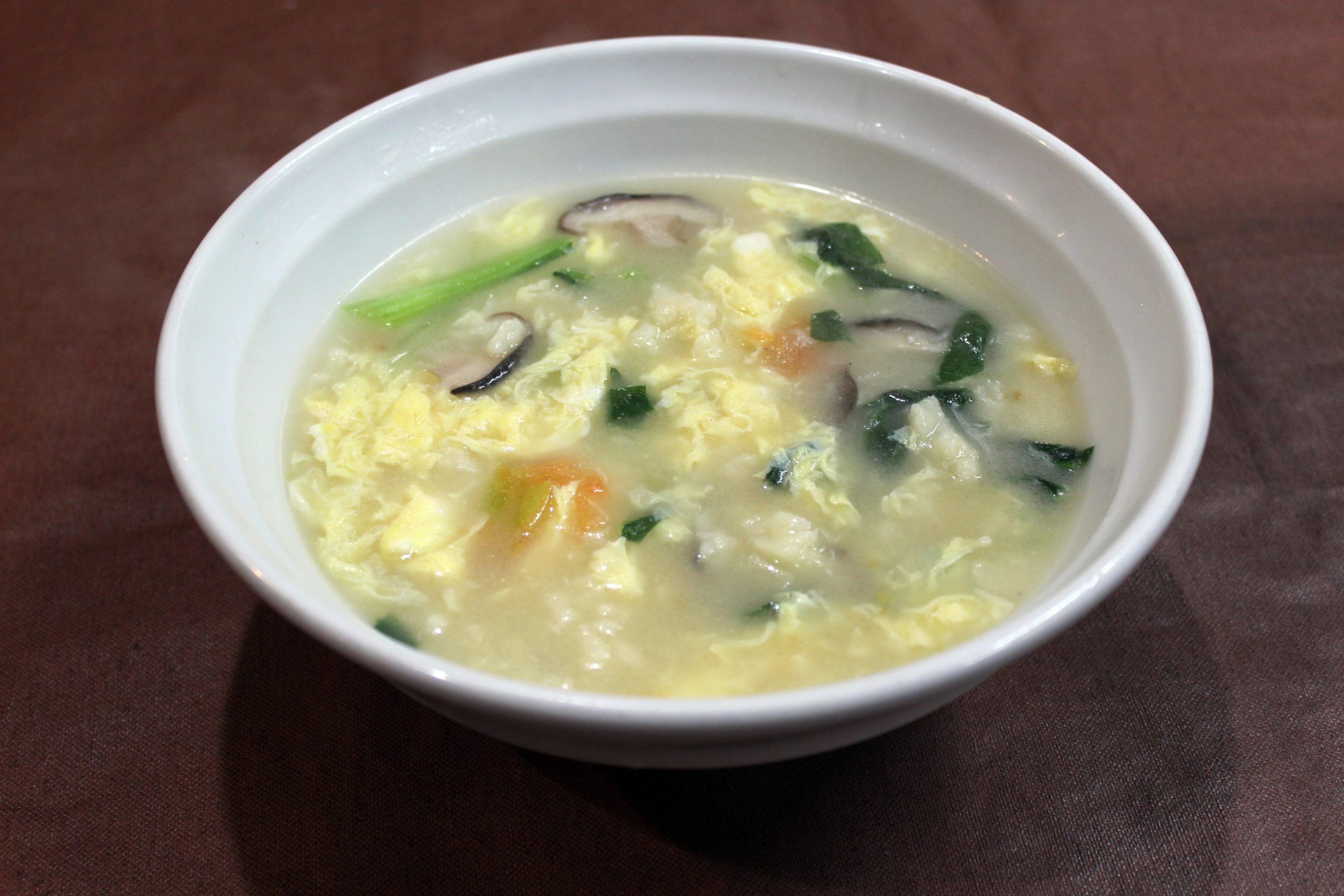【疙瘩湯】小麦粉の団子と野菜のスープ